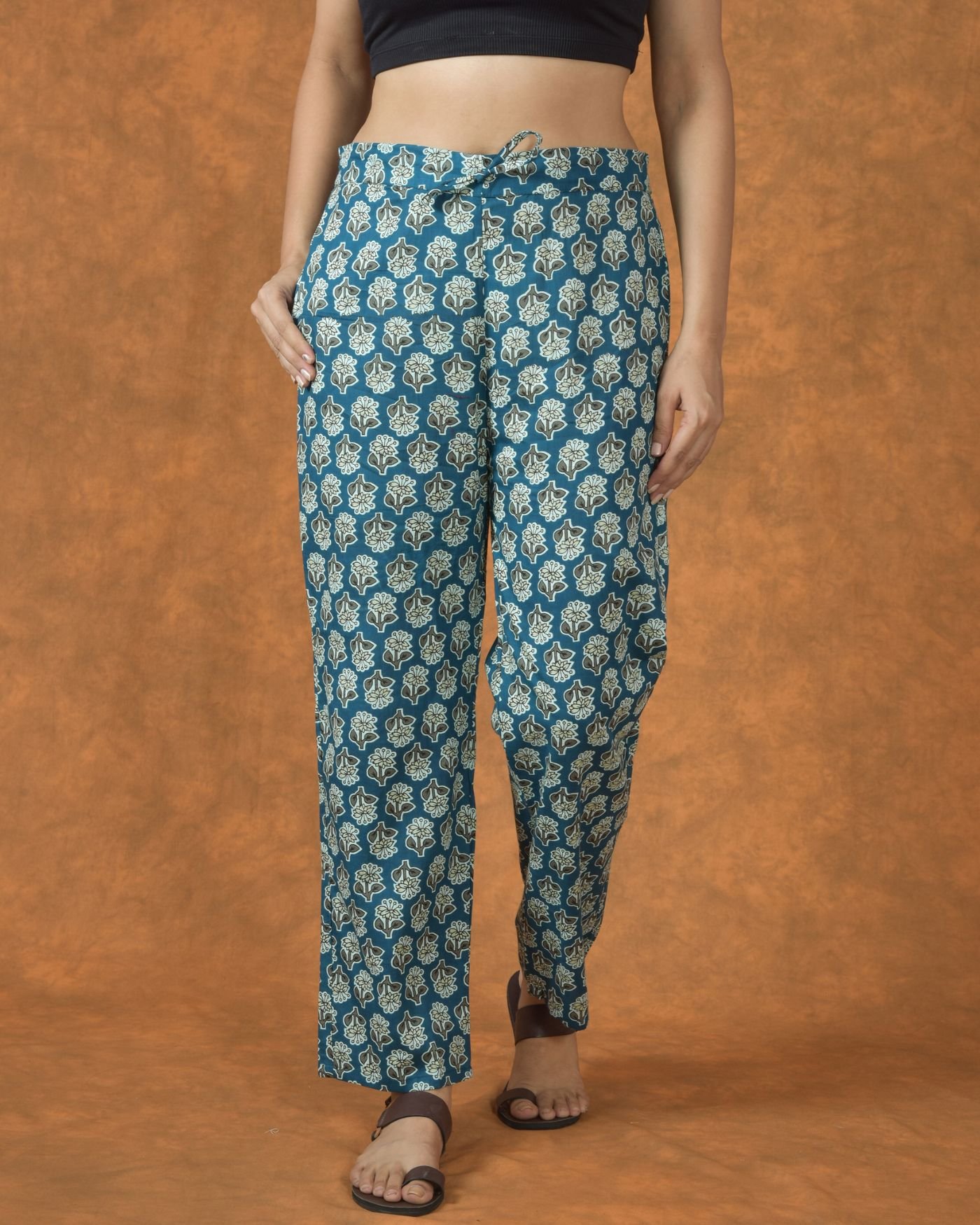 Blue-white cotton floral pant